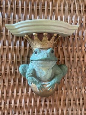 King Frog Prince Keeper Plate Shelf Ledge Wall Mount